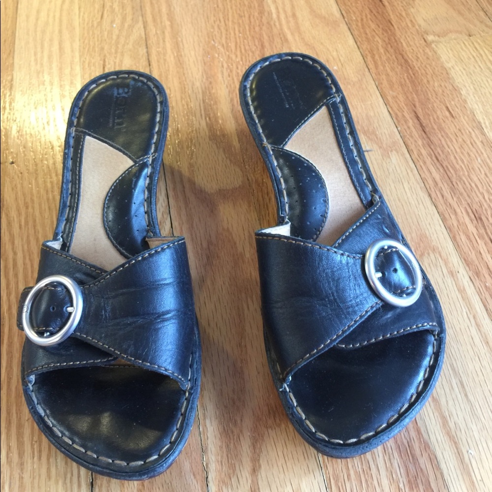 Born sandals